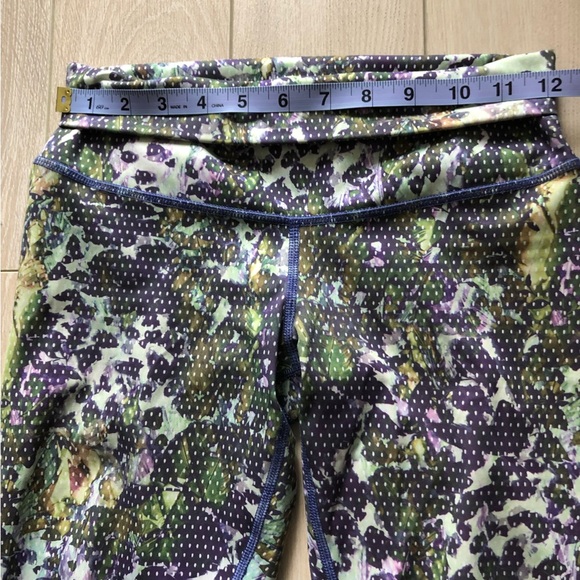 Lululemon Wunder Under Cropped Roll Down Floral Print Leggings - Picture 3 of 9